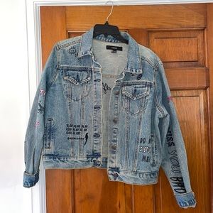 Detailed embroidered jean jacket